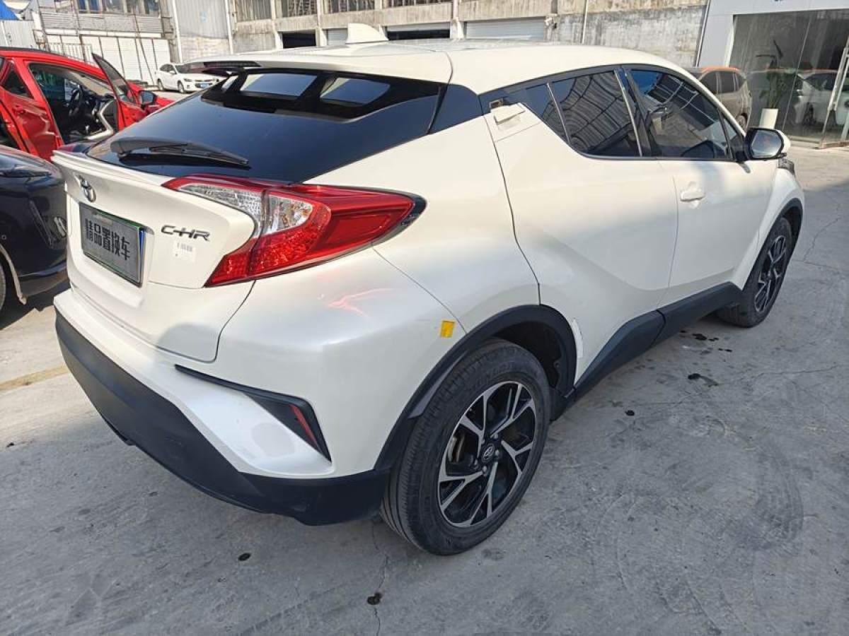 豐田 C-HR  2018款 2.0L 領(lǐng)先版 國V圖片