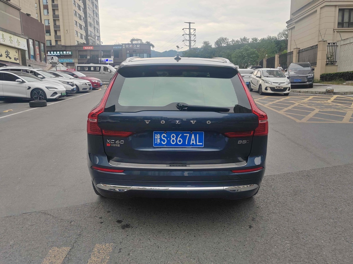 2021年10月沃爾沃 XC60  2022款 B5 四驅(qū)智遠(yuǎn)豪華版