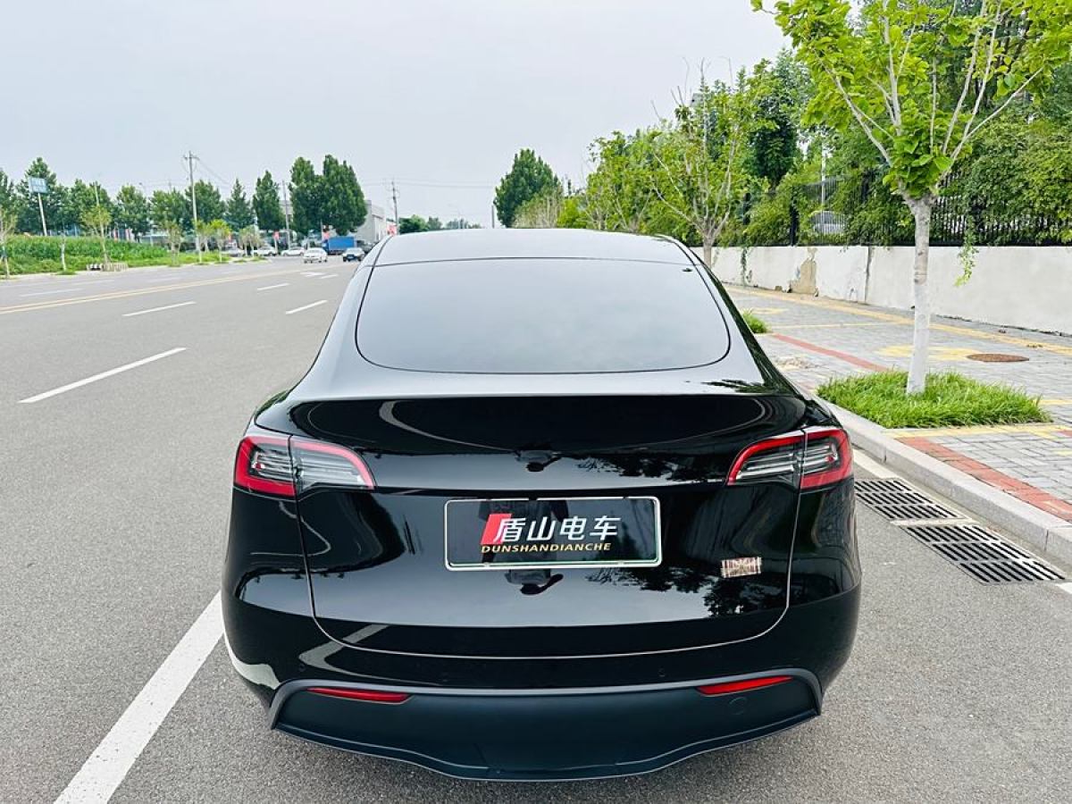 特斯拉 Model Y  2021款 改款 標(biāo)準(zhǔn)續(xù)航后驅(qū)升級(jí)版圖片