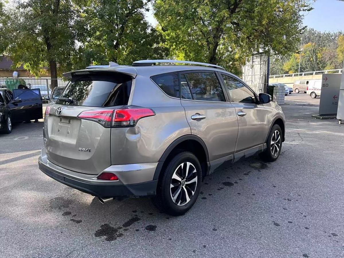 2019年1月豐田 RAV4榮放  2016款 2.0L CVT兩驅(qū)舒適版