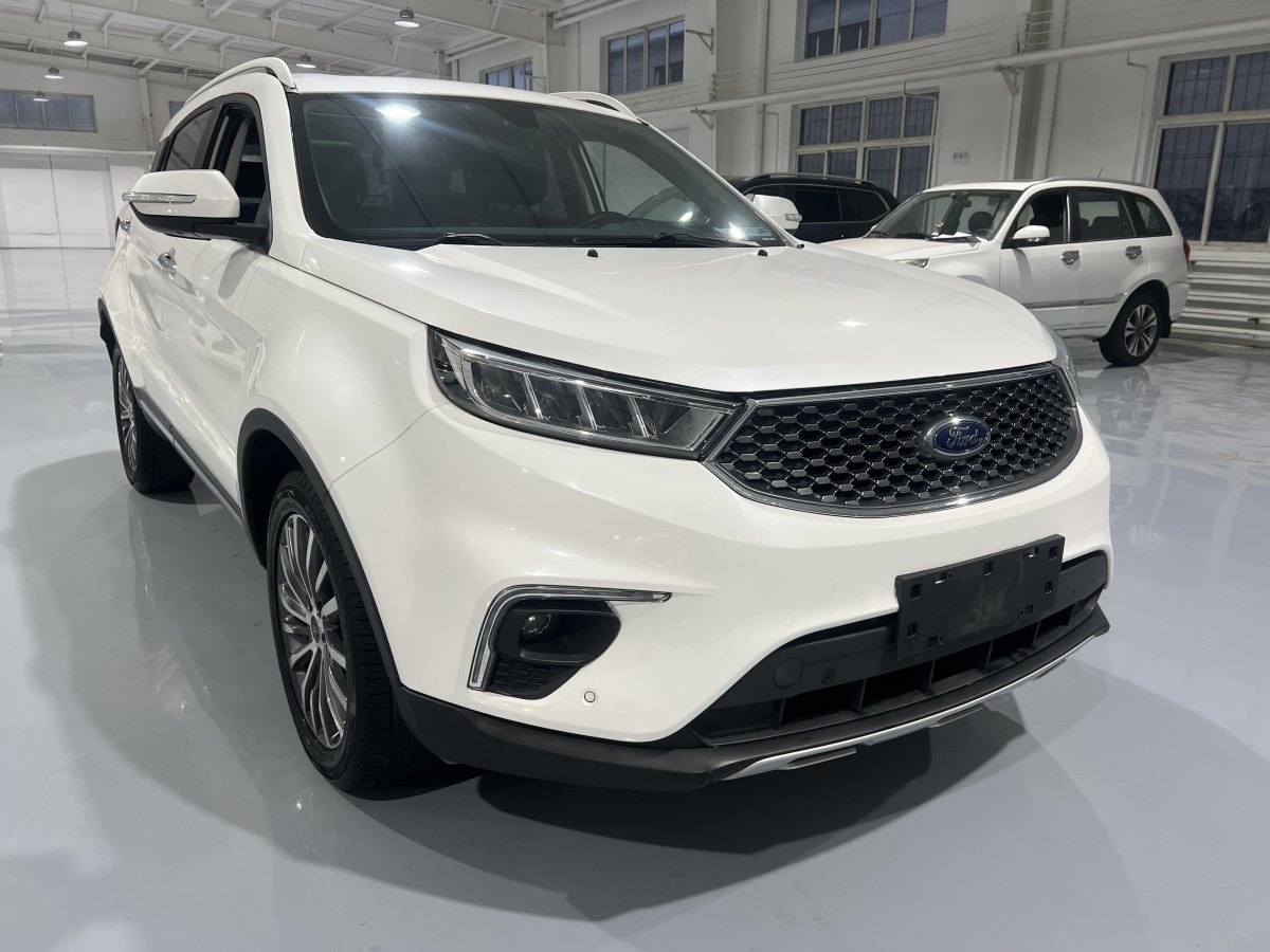 福特 領(lǐng)界  2019款 EcoBoost 145 CVT 48V尊領(lǐng)型 國VI圖片