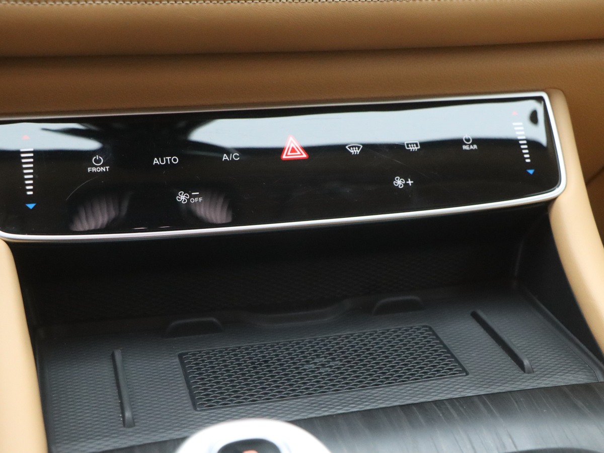 嵐圖 夢(mèng)想家  2024款 PHEV 超長(zhǎng)續(xù)航尊貴版圖片