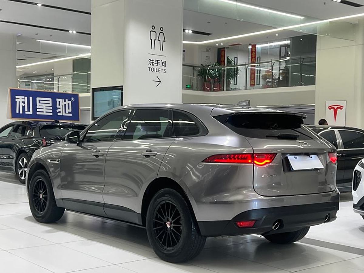 2017年2月捷豹 F-PACE  2016款 2.0T 兩驅(qū)R-Sport運動版