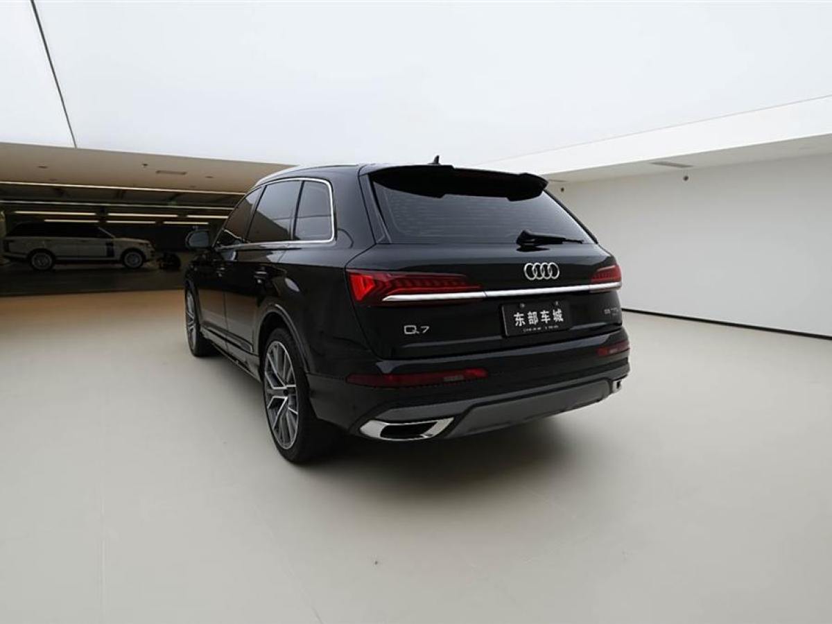 奧迪 奧迪Q7  2024款 55 TFSI quattro S line運(yùn)動(dòng)型圖片