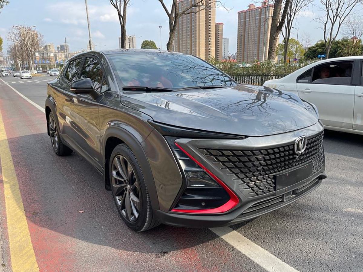 長(zhǎng)安 UNI-T  2021款 1.5T 運(yùn)動(dòng)版 旗艦型圖片