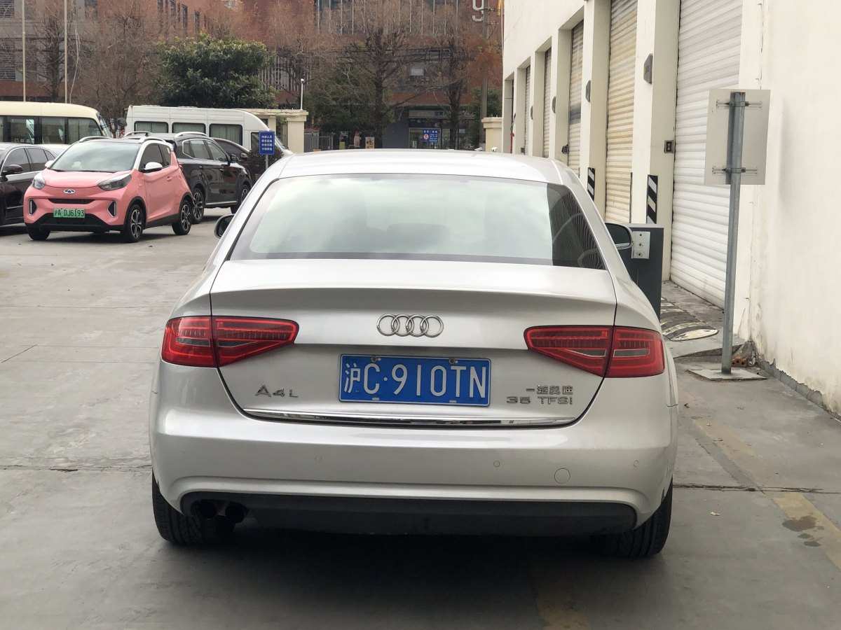 奧迪 奧迪A4L  2012款 2.0 TFSI 自動(dòng)標(biāo)準(zhǔn)型圖片