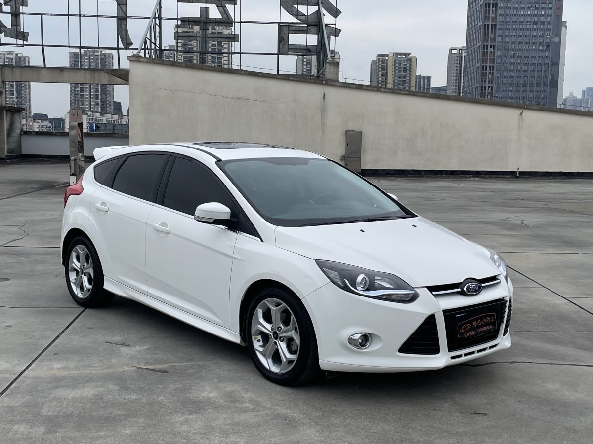 福特 ?？怂? 2012款 兩廂 2.0L 自動豪華運動型圖片