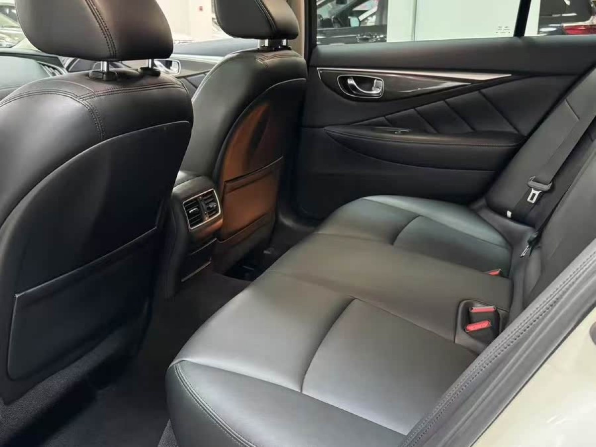英菲尼迪 Q50L  2018款  2.0T 舒適版 國VI圖片