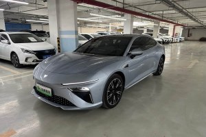 哪吒S 哪吒 增程版 1160km 后驅中版