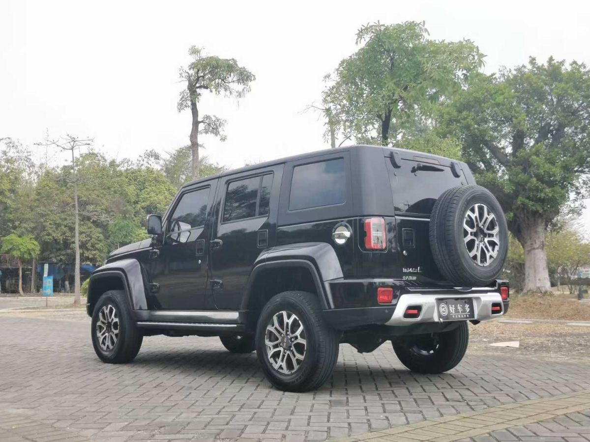 北京 BJ40  2021款 2.0T 自動(dòng)四驅(qū)環(huán)塔冠軍版圖片