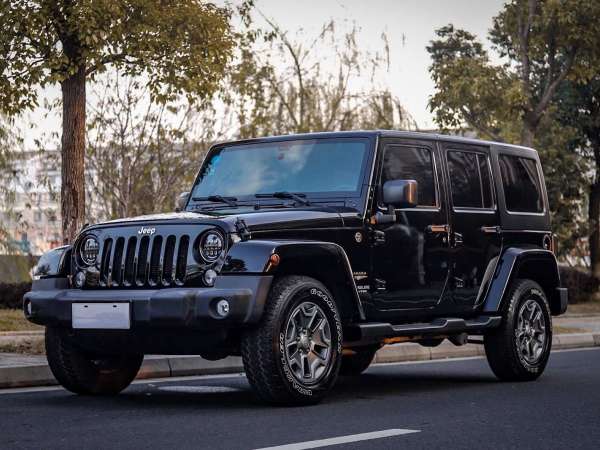 Jeep 牧马人  2015款 3.0L Sahara 四门舒享版