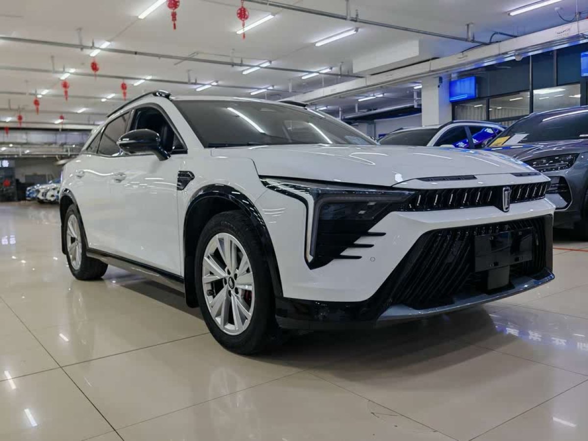 奔騰 奔騰B70S  2022款 黑武士共創(chuàng)版 2.0T 戰(zhàn)神天王圖片