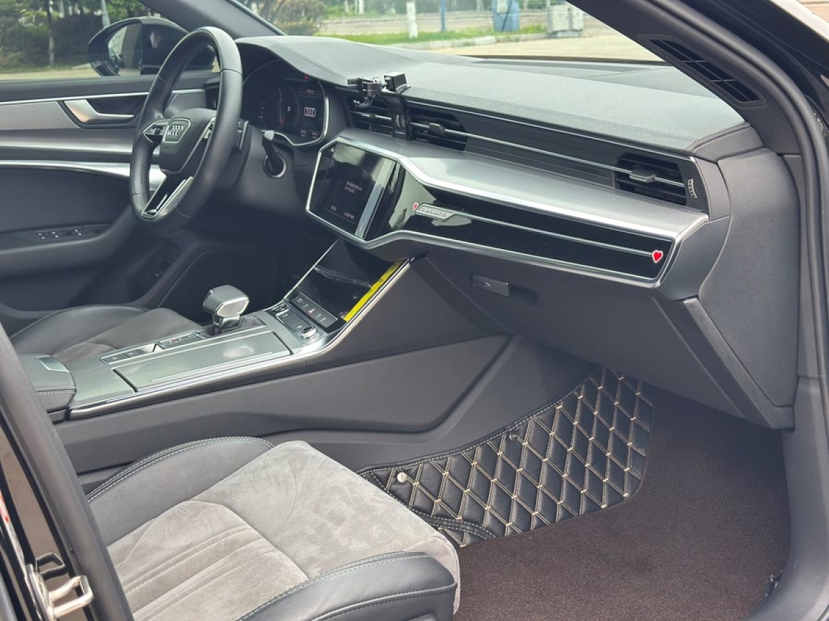 奧迪 奧迪A6L  2022款 45 TFSI quattro 臻選動(dòng)感型圖片