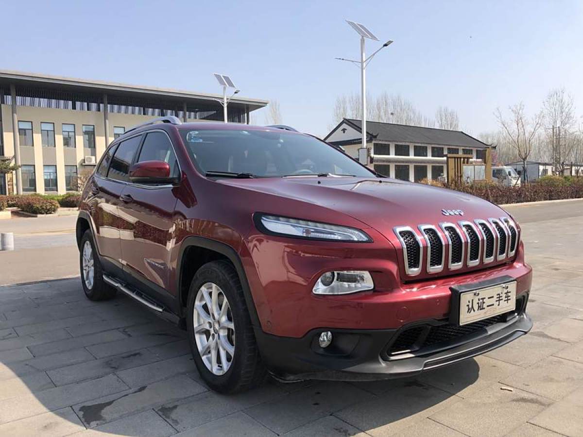 Jeep 自由光  2016款 2.0L 優(yōu)越版圖片