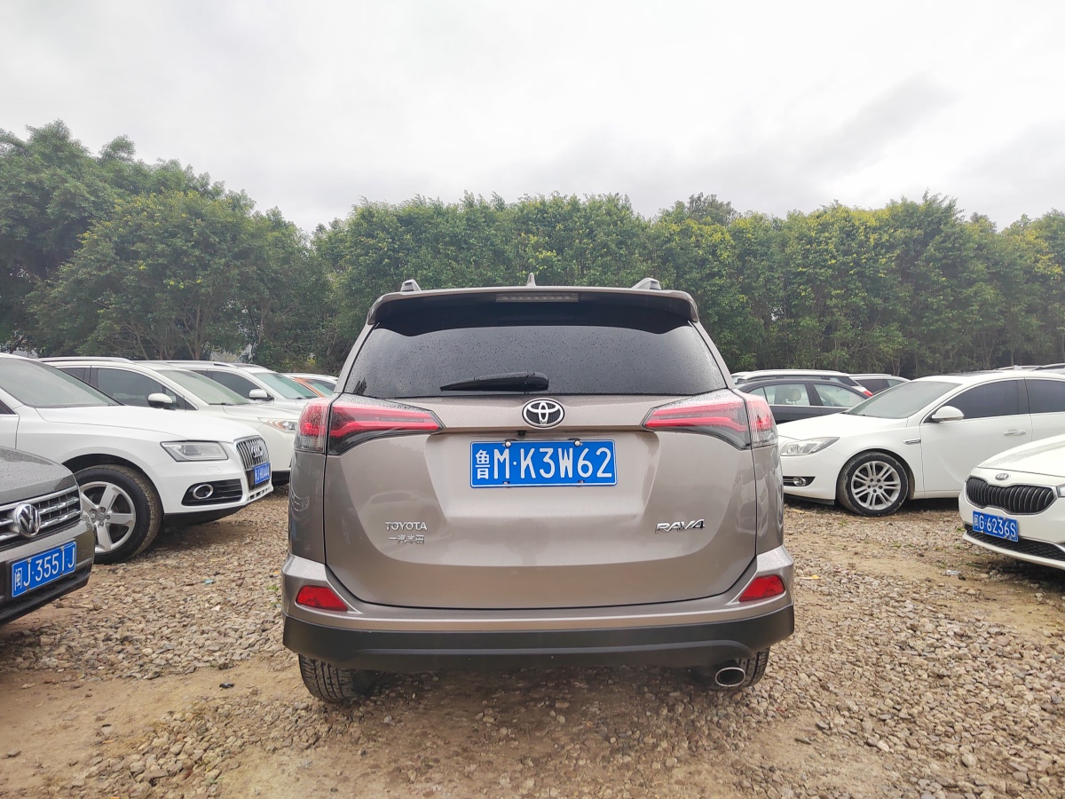 豐田 RAV4  2016款 榮放 2.0L CVT兩驅(qū)風(fēng)尚版圖片