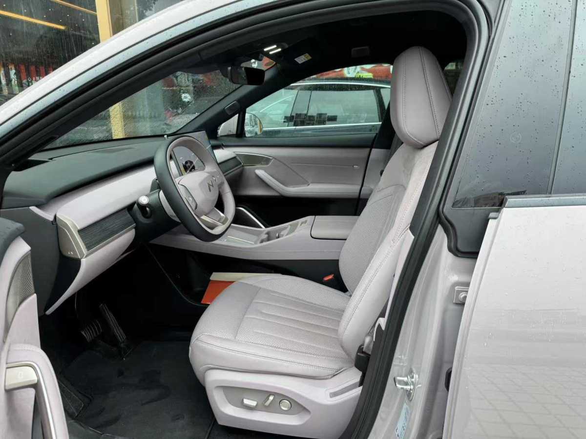 蔚來 樂道L60  2024款 60kwh 后驅(qū)版圖片
