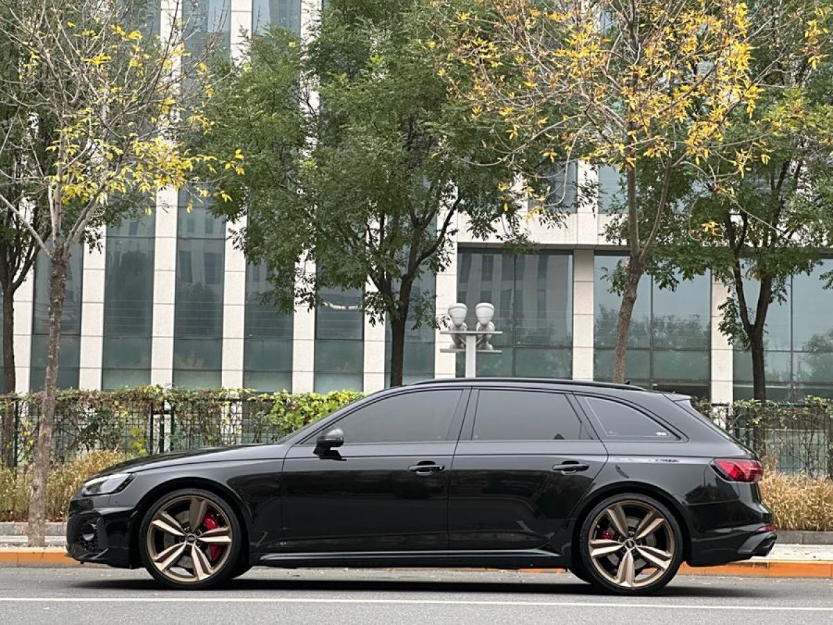 奧迪 奧迪RS 4  2023款 RS4 Avant 暗金版圖片