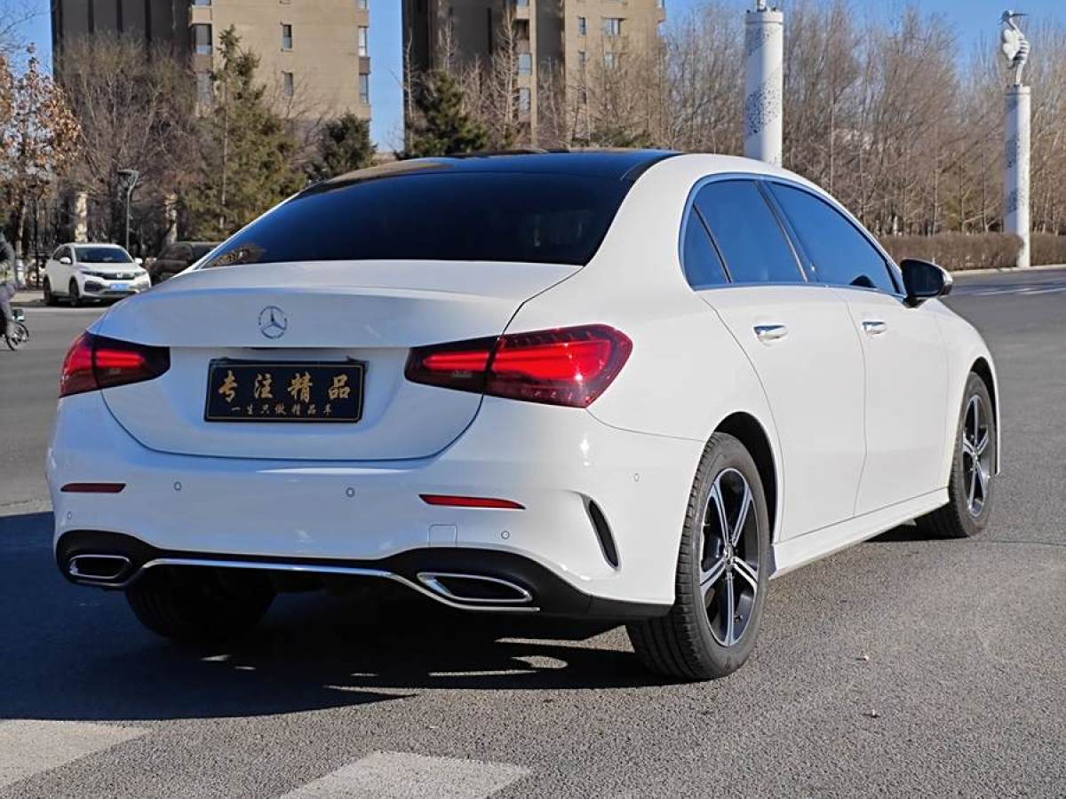 奔馳 奔馳A級(jí)  2023款 A 200 L 時(shí)尚型圖片