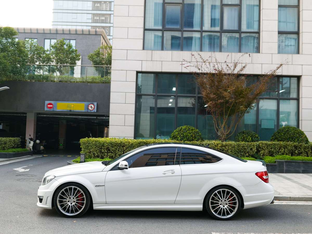 奔馳 奔馳C級AMG  2012款 AMG C 63 高性能版圖片