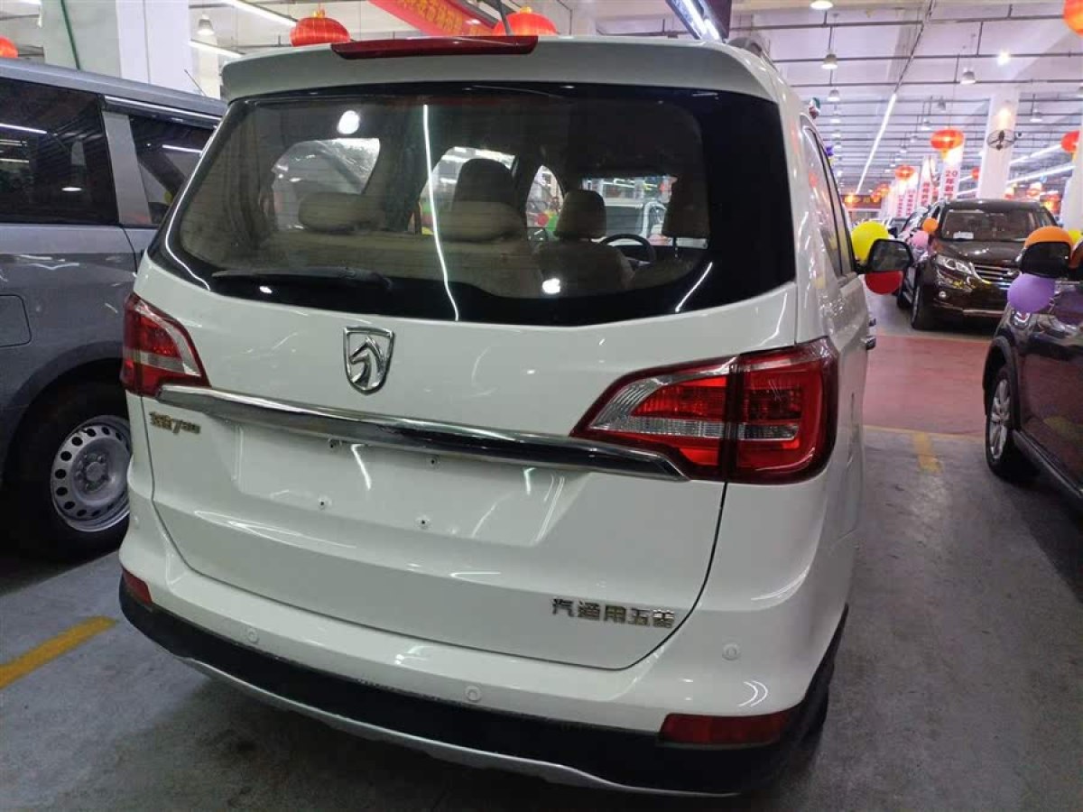 寶駿 730  2016款 1.5L 手動(dòng)舒適型 7座圖片