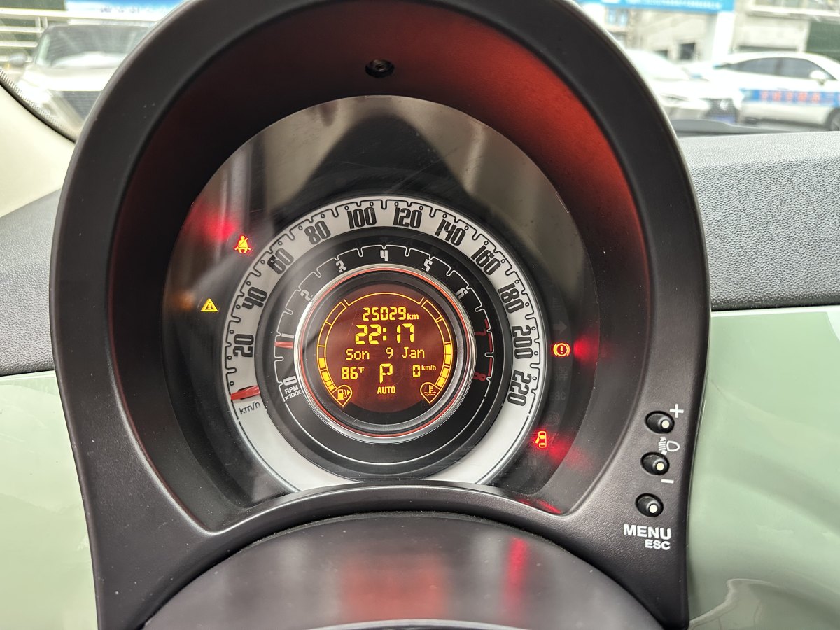 菲亞特 500  2011款 1.4L 尊享版圖片