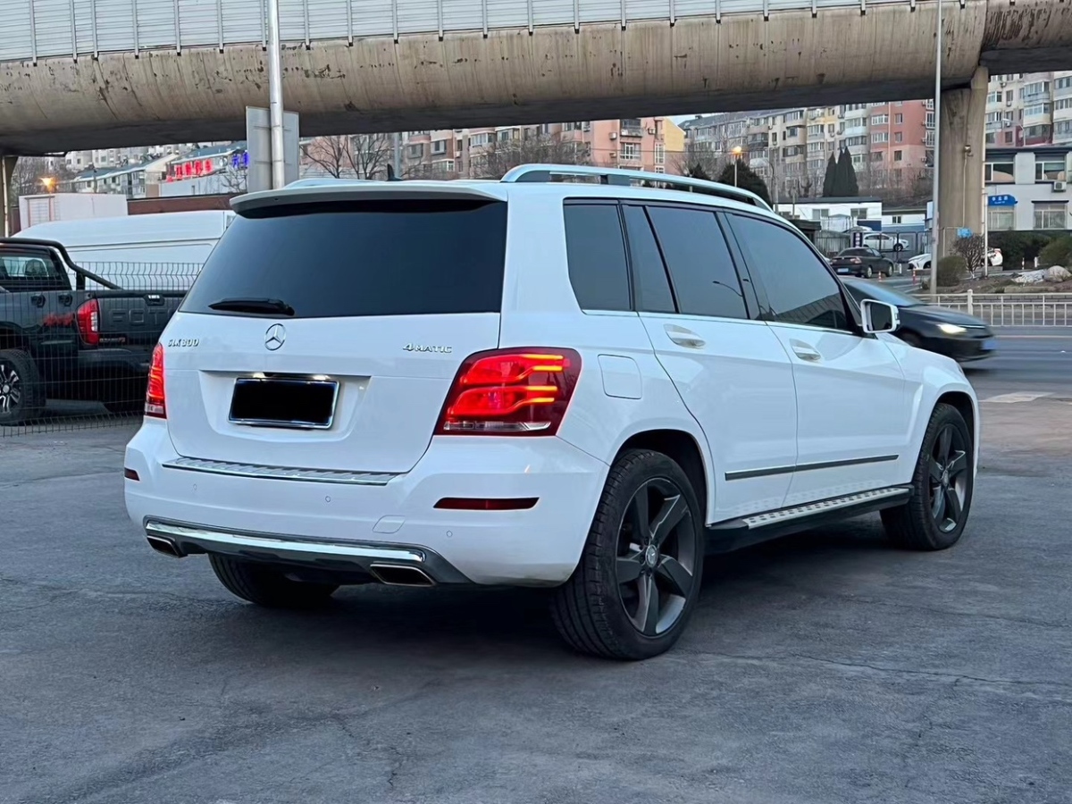 2014年04月奔驰 奔驰GLK级  2013款 GLK 300 4MATIC 动感天窗型