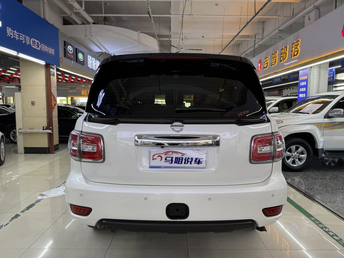 日產(chǎn) 途樂(lè)  2018款 4.0L 鉑金型圖片