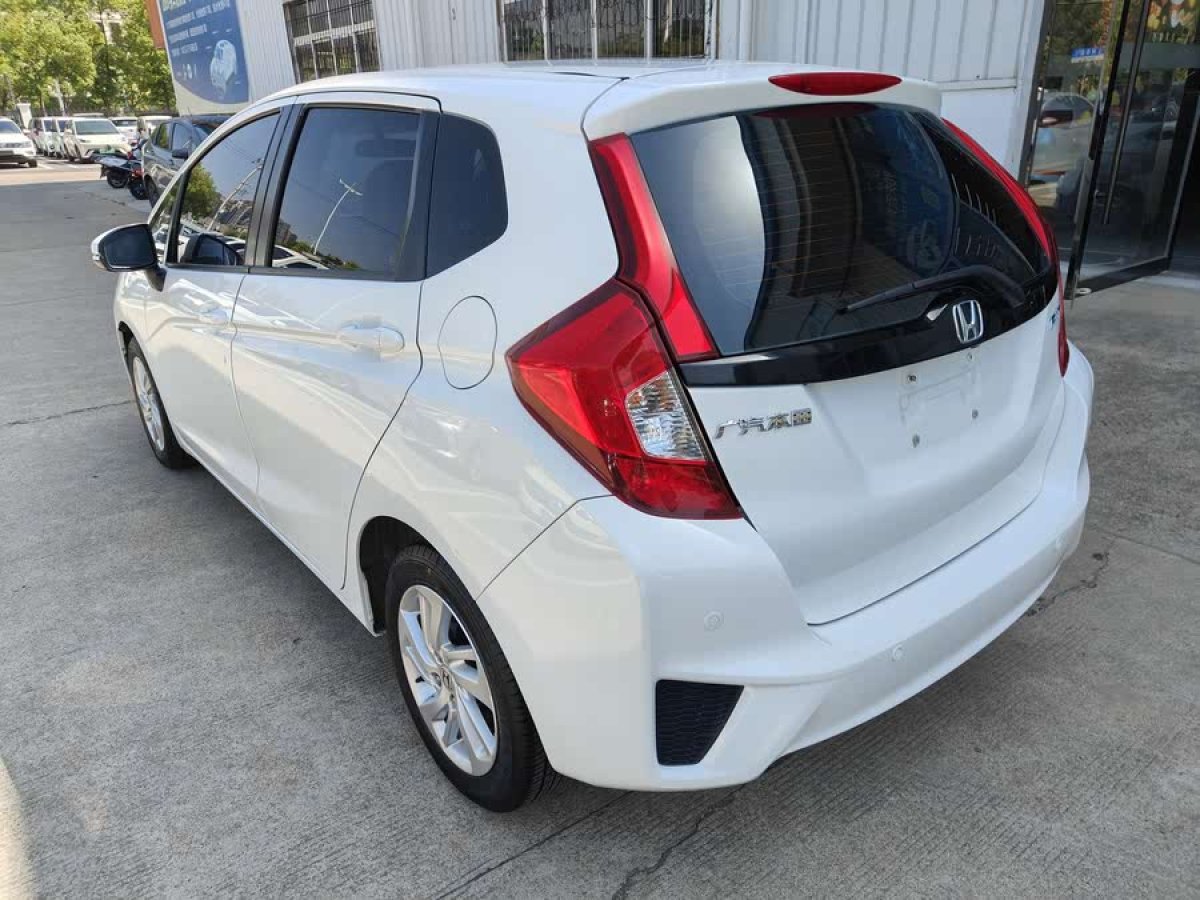 本田 飛度  2014款 1.5L SE CVT時(shí)尚型圖片