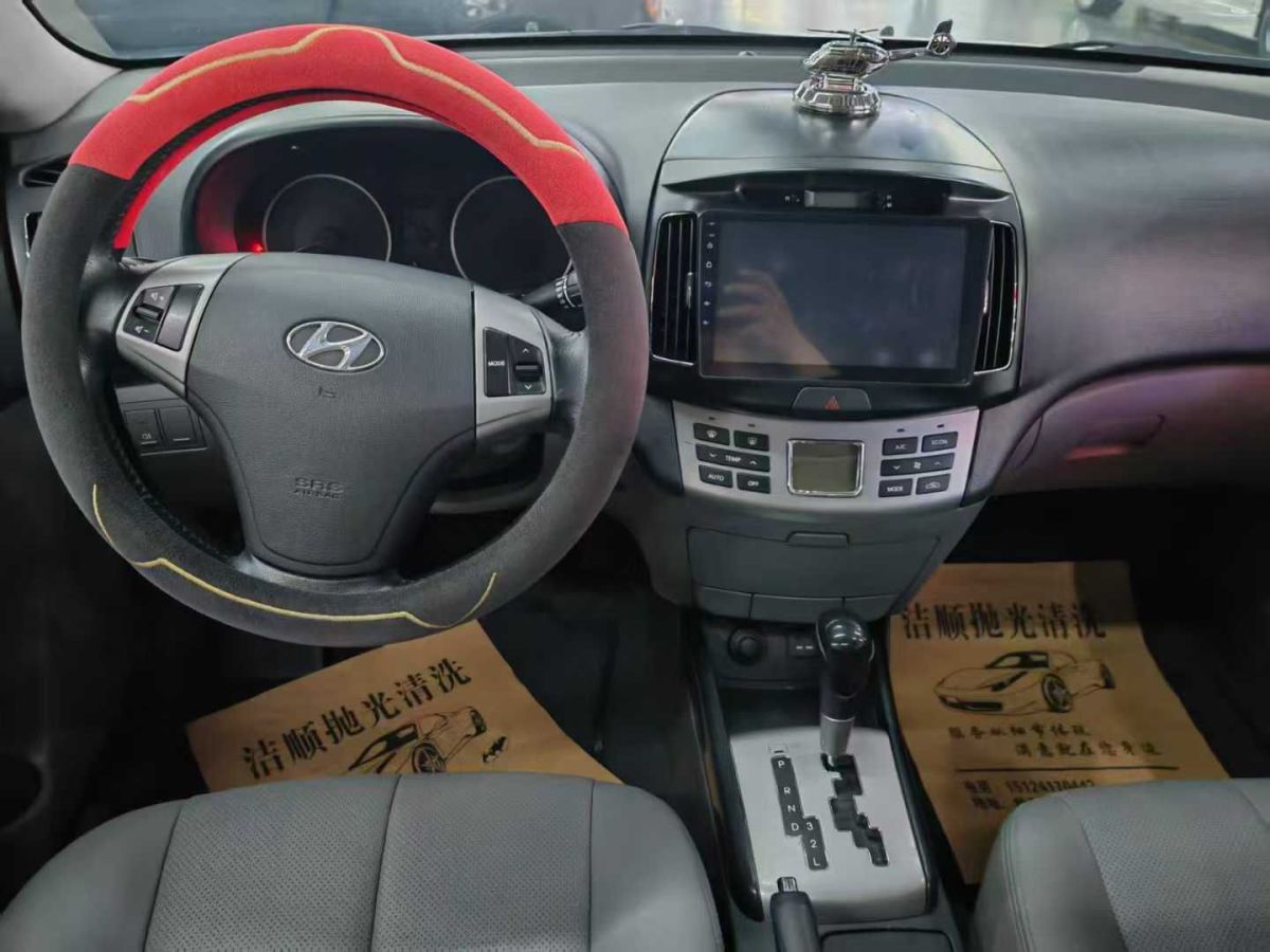 現(xiàn)代 悅動  2011款 1.6L 自動頂級型圖片
