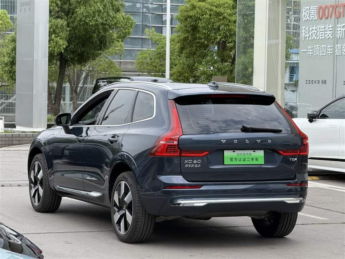 沃爾沃 XC60新能源  2025款 插電式混動(dòng) 長(zhǎng)續(xù)航四驅(qū)智遠(yuǎn)豪華版圖片