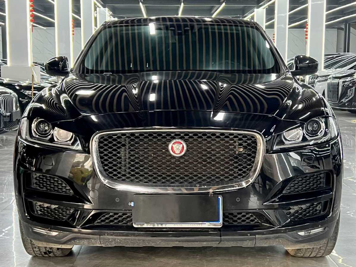 捷豹 F-PACE  2016款 2.0T 兩驅(qū)都市尊享版圖片