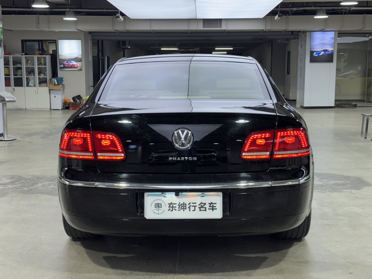 大眾 輝騰  2011款 3.6L V6 5座加長商務(wù)版圖片