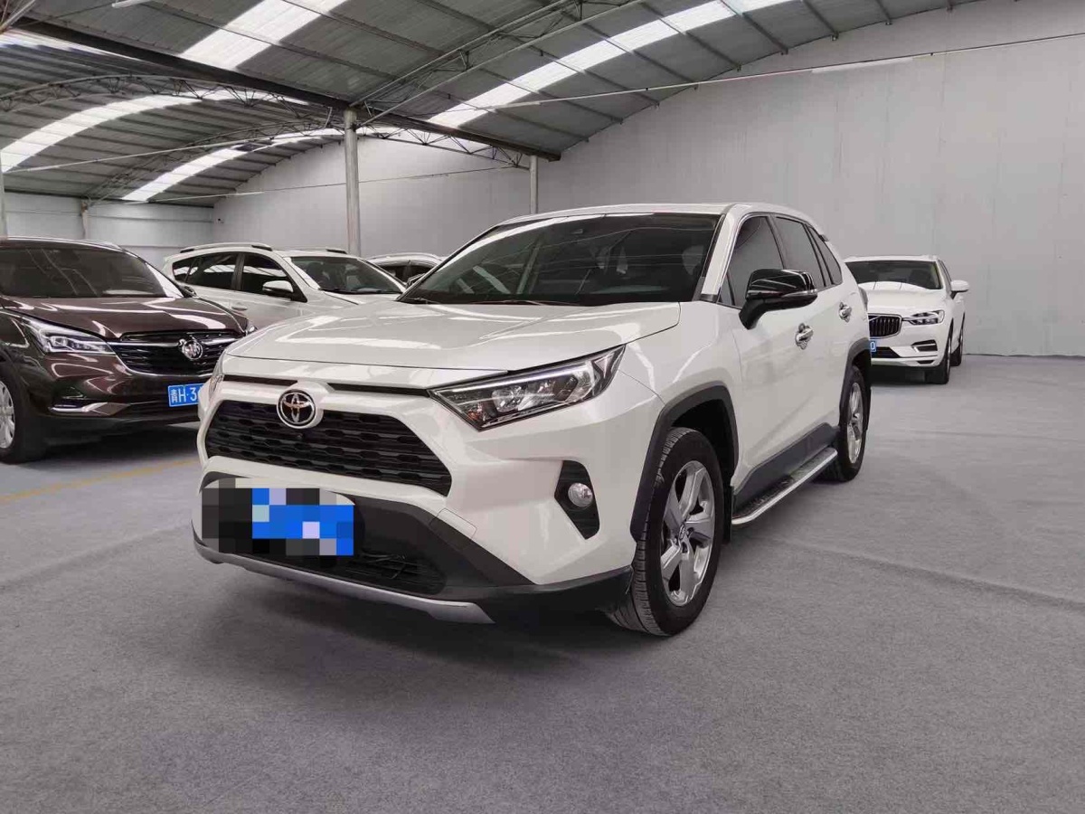 豐田 RAV4  2018款 榮放 2.0L CVT兩驅(qū)風(fēng)尚版圖片