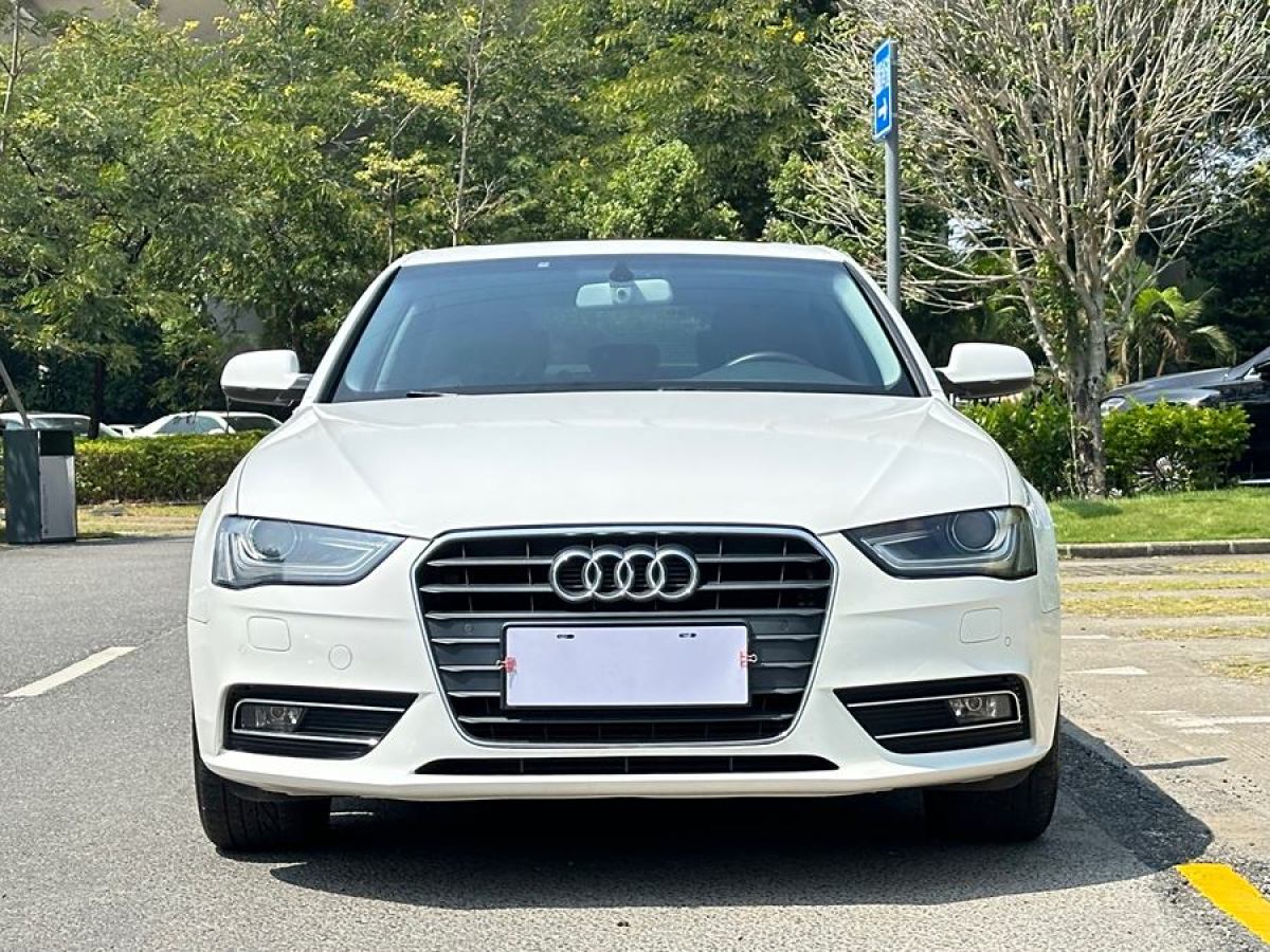 2014年8月奧迪 奧迪A4L  2015款 35 TFSI 自動標(biāo)準(zhǔn)型