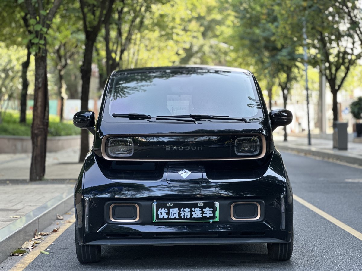 寶駿 寶駿KiWi EV  2022款 設(shè)計(jì)師輕享版 三元鋰圖片