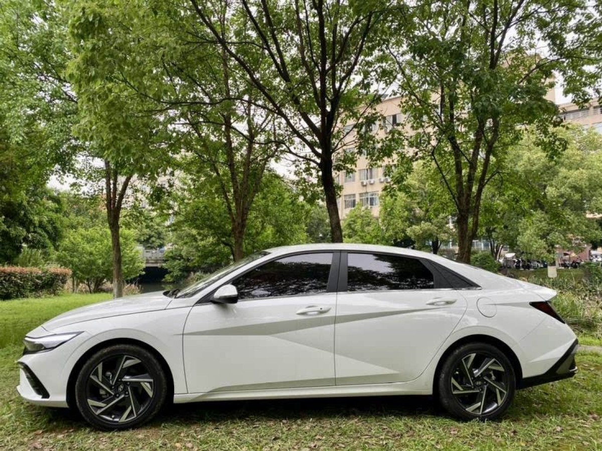 現(xiàn)代 伊蘭特  2023款 1.5L CVT GLX精英版圖片