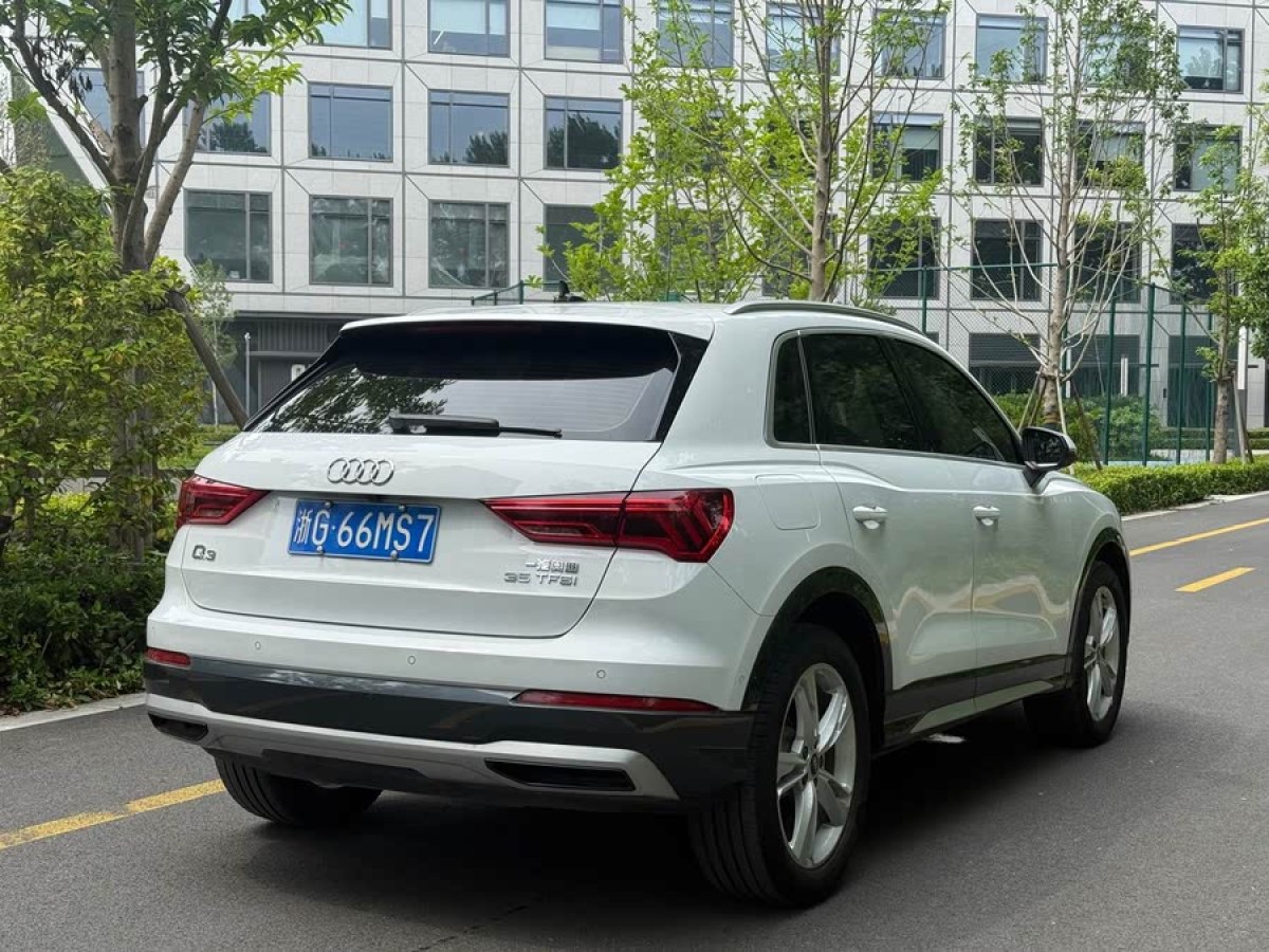 奧迪 奧迪Q3  2021款 35 TFSI 進(jìn)取致雅型圖片