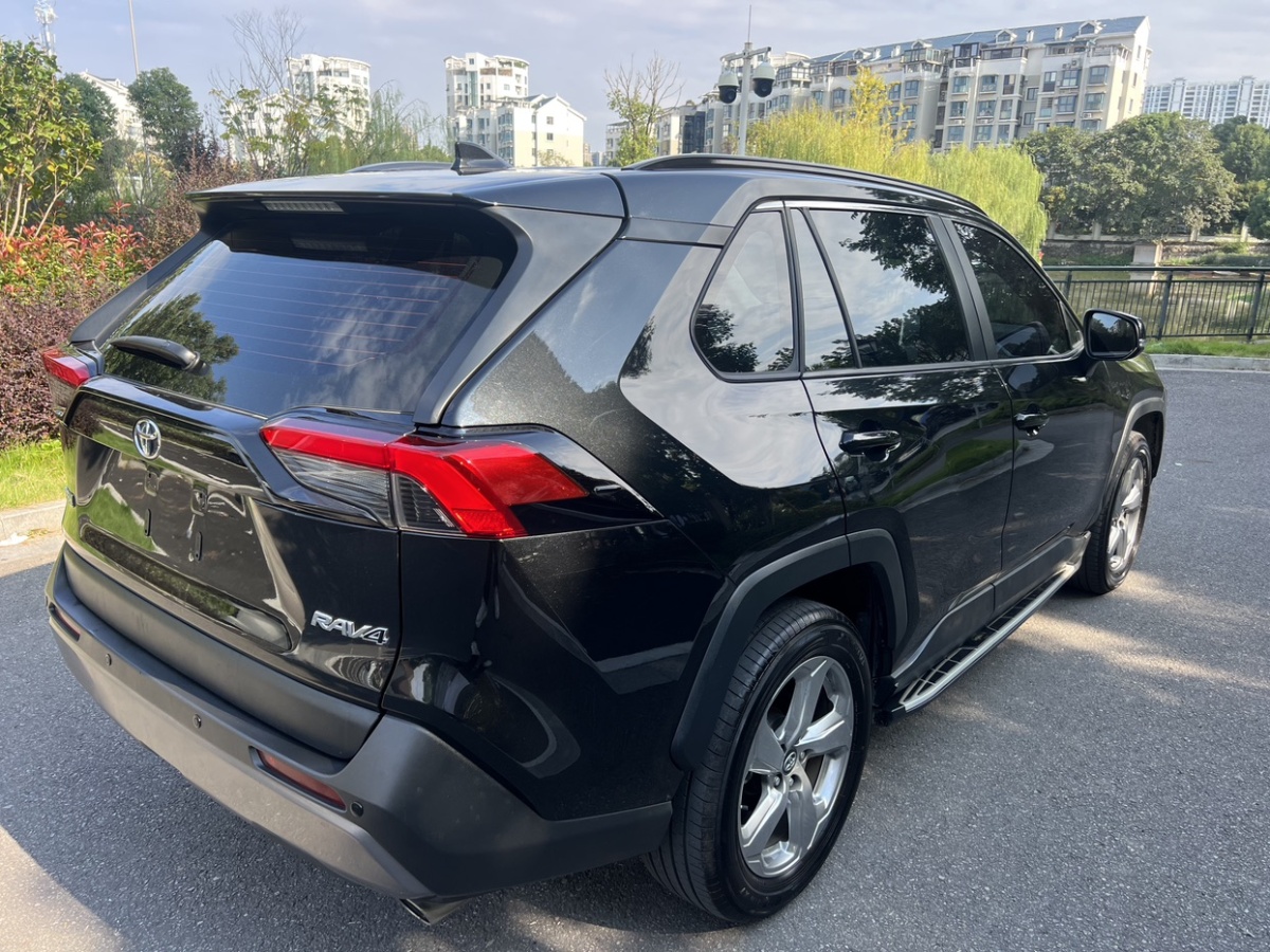 豐田 RAV4榮放  2021款 2.0L CVT兩驅(qū)風(fēng)尚版圖片