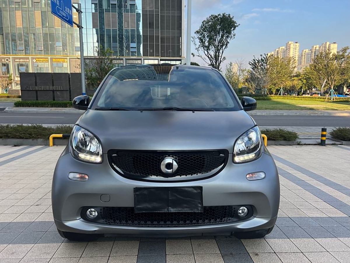 smart fortwo  2018款 0.9T 66千瓦敞篷先鋒版圖片