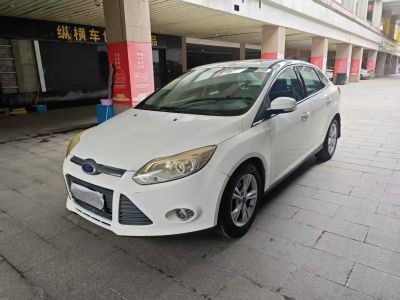2014年1月 福特 福克斯 兩廂經(jīng)典 1.8L 自動(dòng)酷白典藏版圖片
