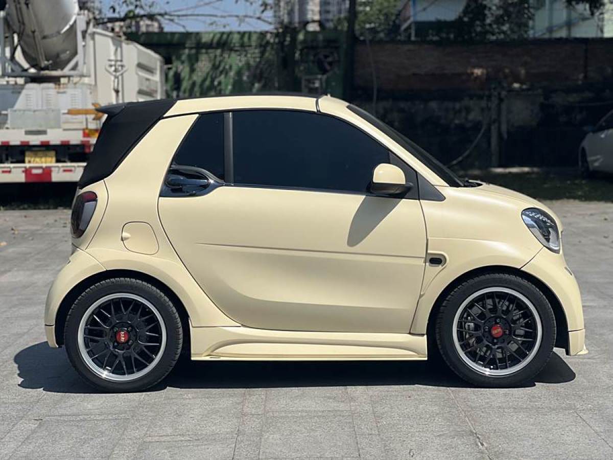 smart fortwo  2016款 0.9T 66千瓦敞篷先鋒版圖片