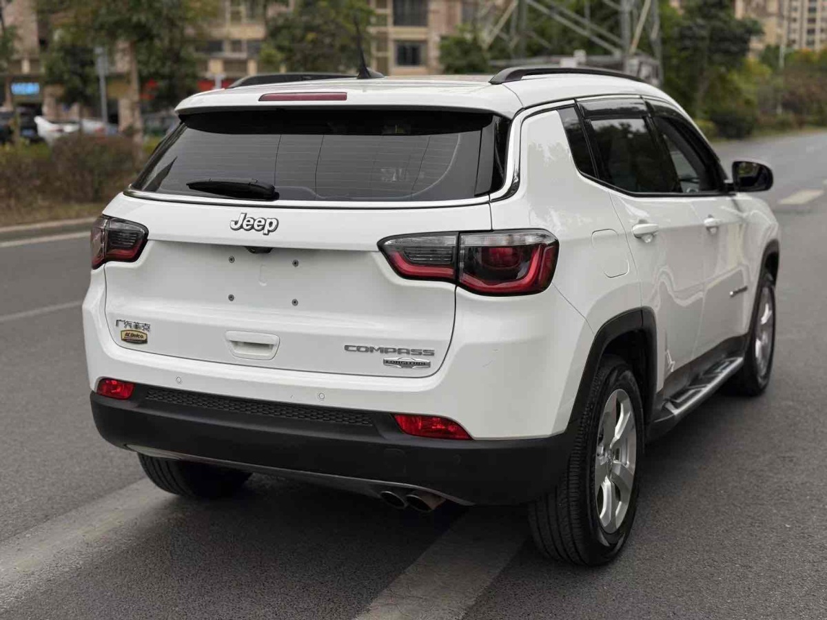 Jeep 指南者  2019款  200TS 自動優(yōu)享-互聯(lián)大屏版圖片