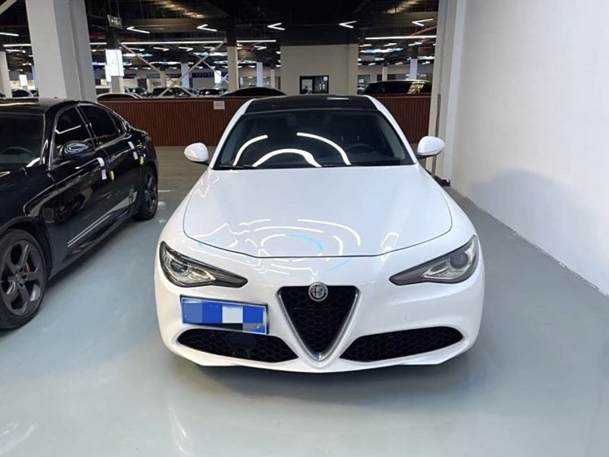 阿爾法·羅密歐 Giulia  2017款 2.0T 280HP 豪華版圖片