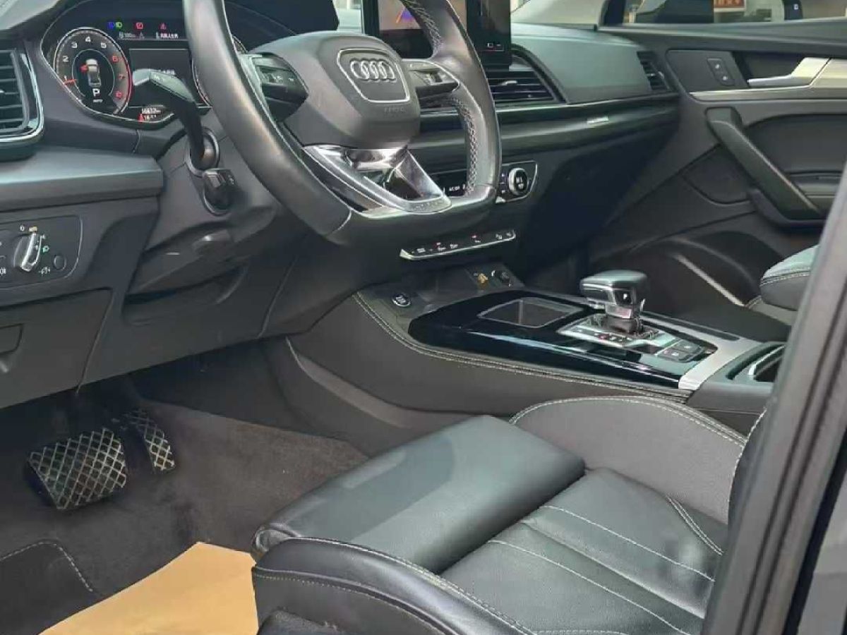 奧迪 奧迪Q5 e-tron  2022款 40 e-tron 星耀型 機甲套裝圖片