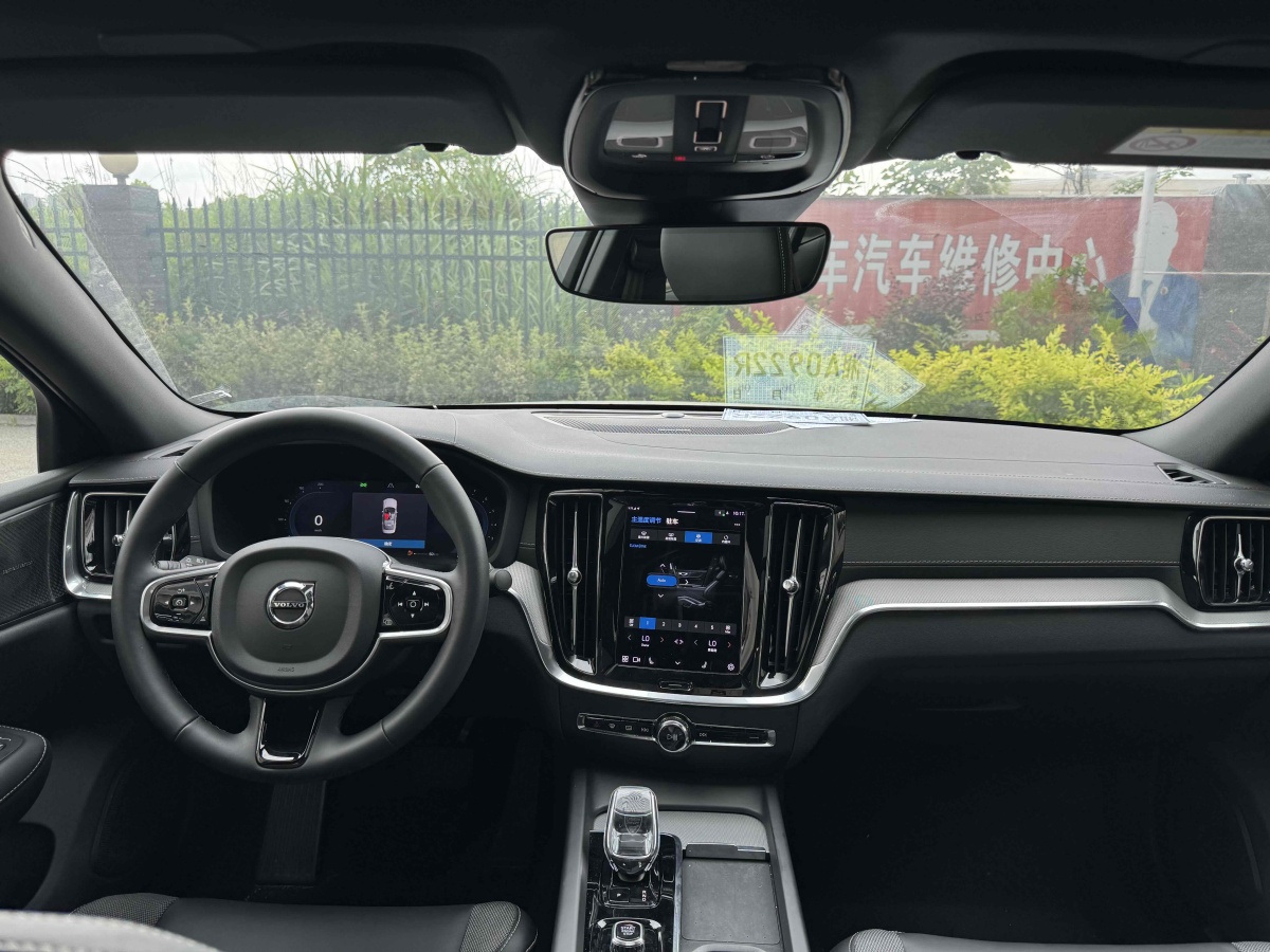 2024年7月沃爾沃 S60L  2024款 B5 智雅運(yùn)動(dòng)版