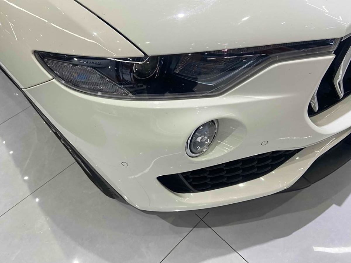 瑪莎拉蒂 Levante  2019款 3.0T 350Hp 標(biāo)準(zhǔn)版 國VI圖片