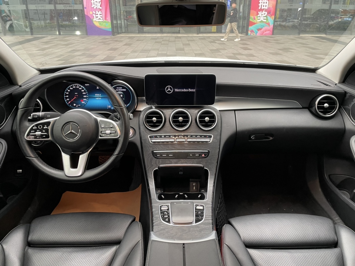 2019年6月奔驰 奔驰C级  2020款 改款 C 260 L 运动版