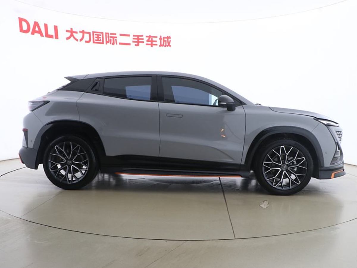 長(zhǎng)安 UNI-T  2022款 1.5T 運(yùn)動(dòng)版 尊貴型圖片