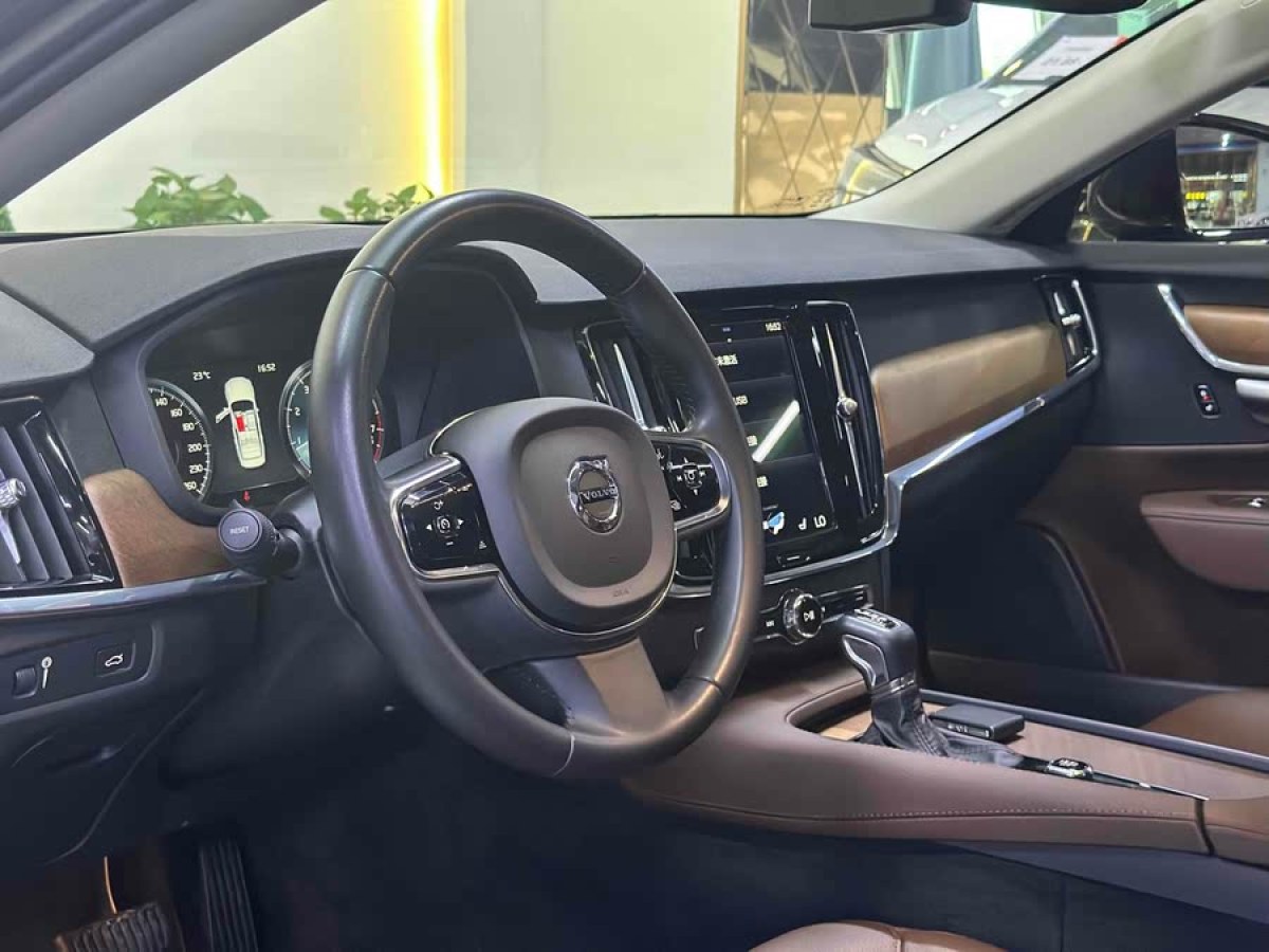 沃爾沃 S90  2020款 改款 T5 智逸豪華版圖片
