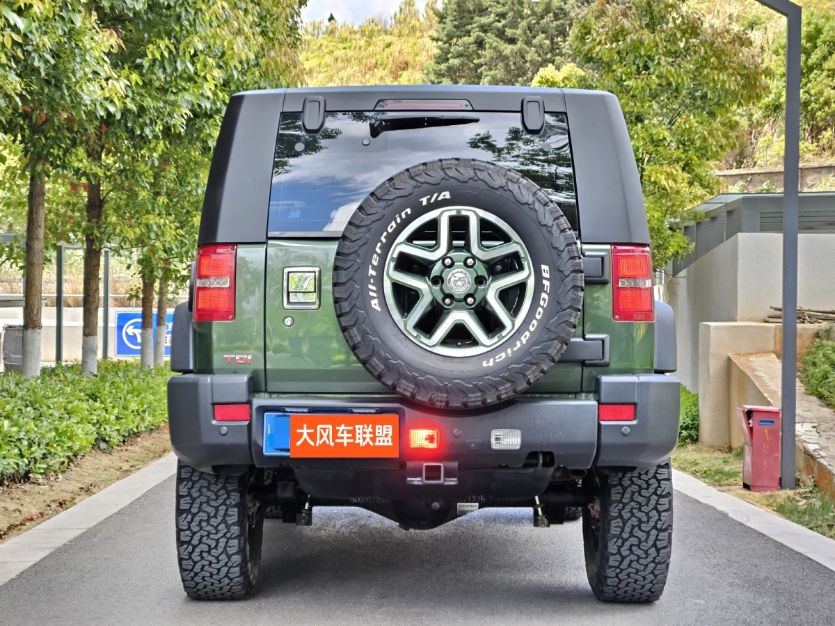 北京 BJ40  2018款 40L 2.0T 手動柴油四驅(qū)尊貴版圖片